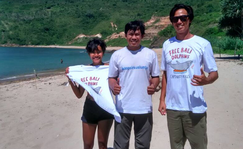 #FreeBaliDolphins puppet show tour at the Ripcurl Kids Surf Competition