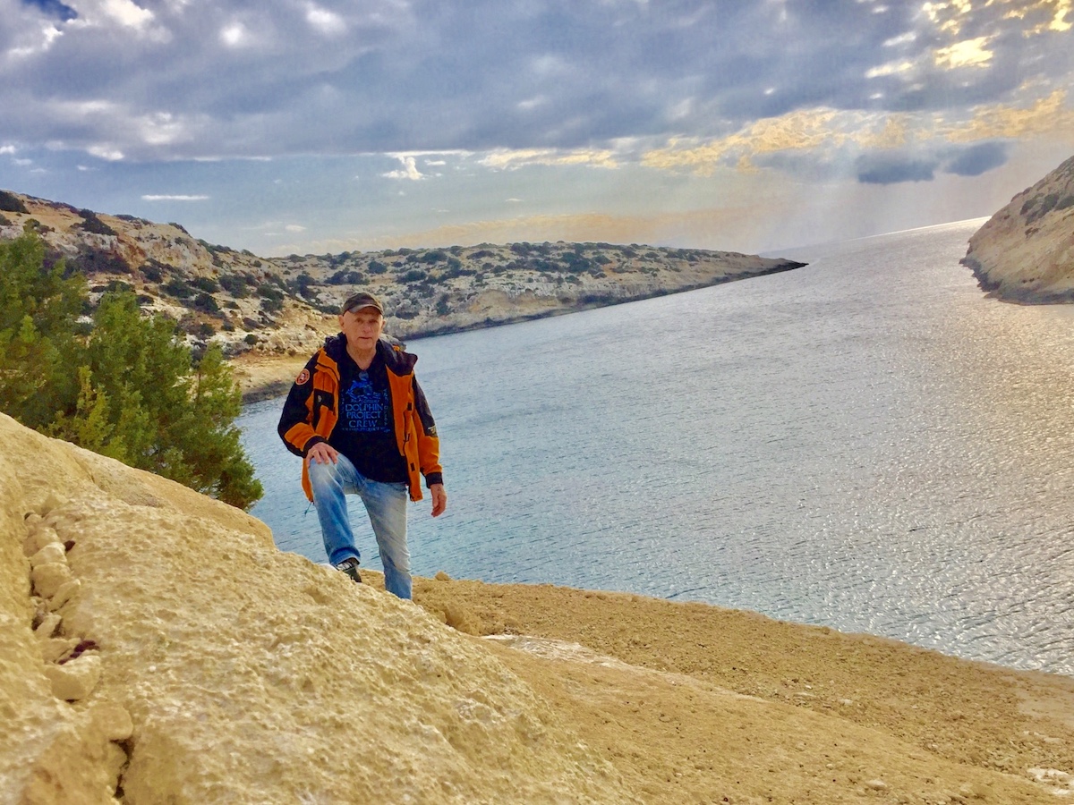 Ric O’Barry scouts locations in Greece for European’s first Dolphin Sanctuary.