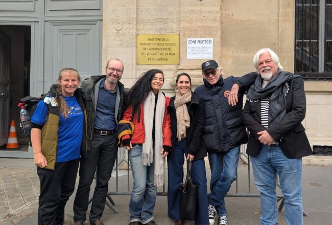 From left to right: Ingrid Visser, Jan Schmidt Burbach, Lamya Essemiali, Delphine Ronfot, Ric O'Barry, and Paul Watson. Credit: Sea Shepherd France