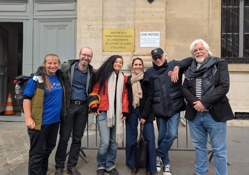 From left to right: Ingrid Visser, Jan Schmidt Burbach, Lamya Essemiali, Delphine Ronfot, Ric O'Barry, and Paul Watson. Credit: Sea Shepherd France